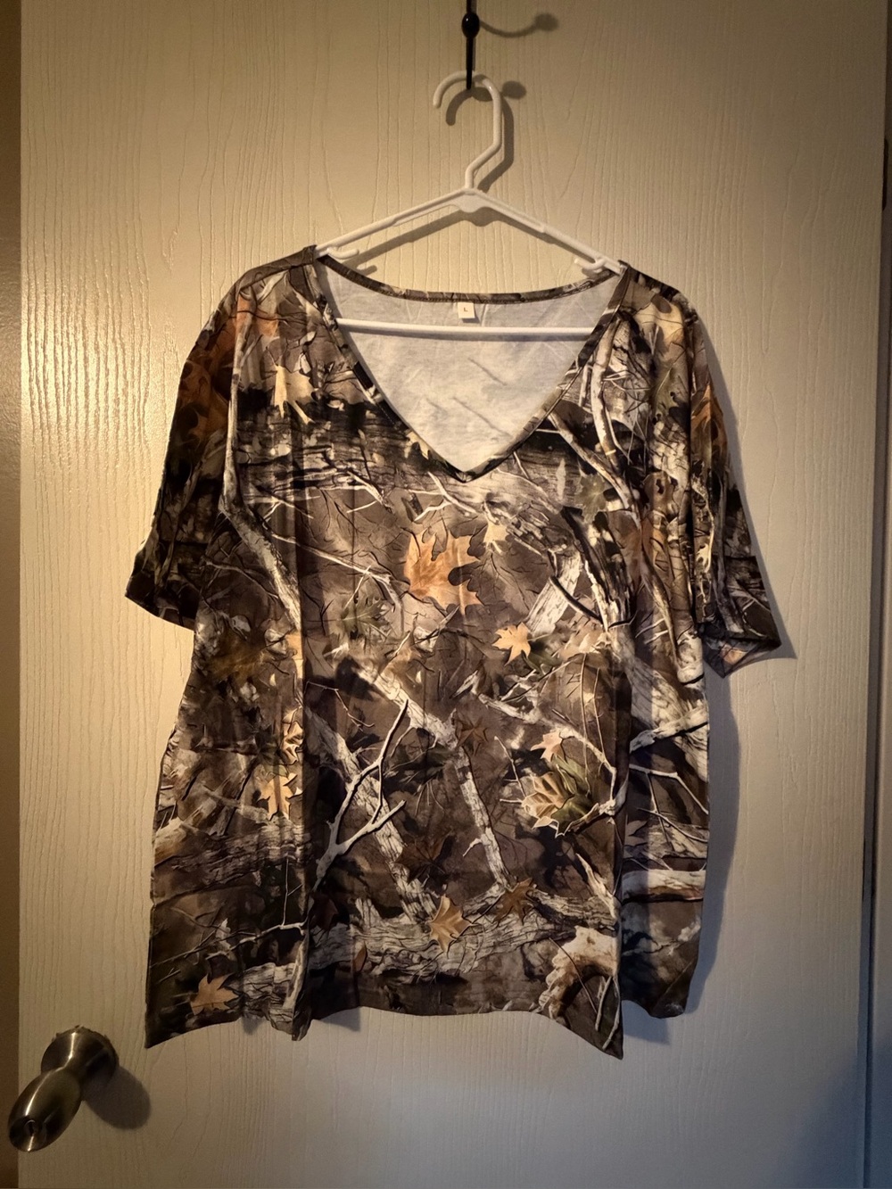 Women’s Short Sleeve V-Neck Camouflage Shirt Size Large